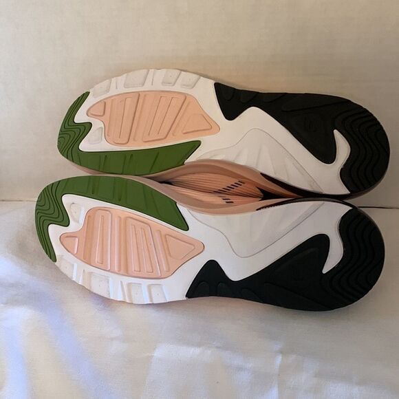 Fabletics athletic shoes size 11. Manhattan air performance sneaker - Picture 6 of 14